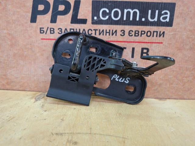 Запор капота (замок і привід замка капота) 1T0823480A VAG
