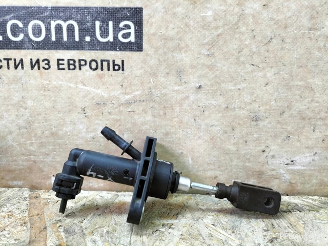 Циліндр зчеплення, головний 2381079J01 SUZUKI