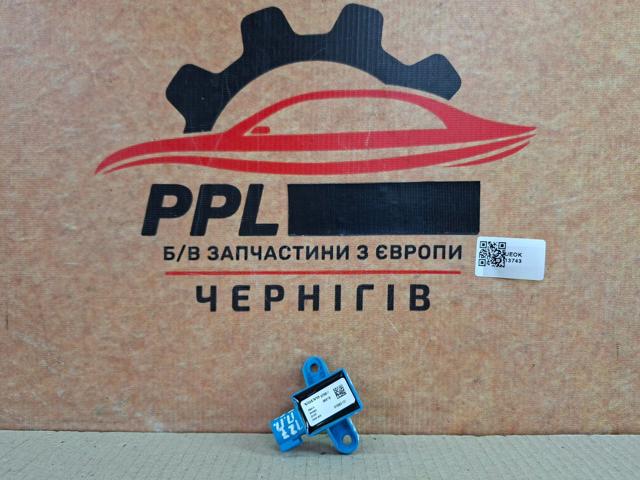 Датчик Ейрбег передній 30798511 VOLVO