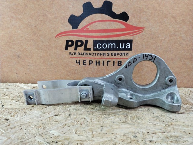 Кронштейн подушки (опори) двигуна, задньої 31339951 VOLVO