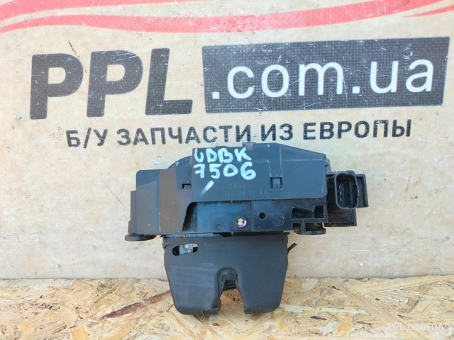 Замок кришки багажника / задніх 3/5-х дверей 3644675 GM
