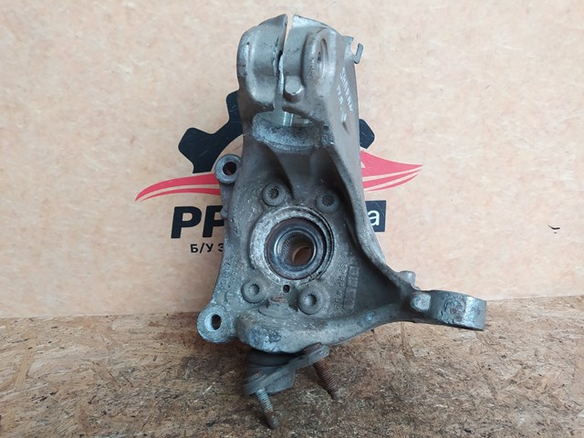 Цапфа поворотна права 3C0407258F VAG