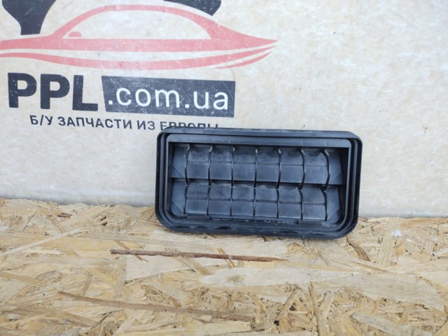 Решітка вентиляційна задня 3C0819465 VAG