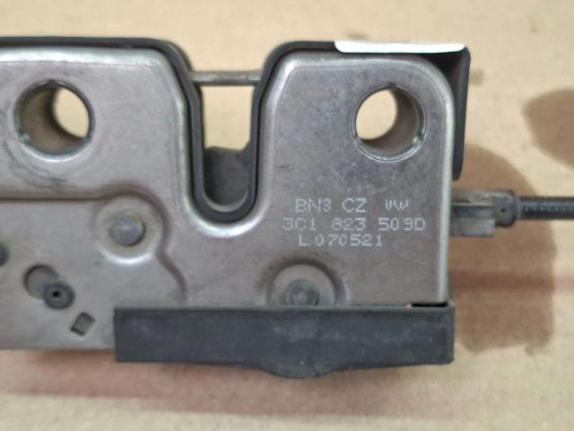 Запор капота (замок і привід замка капота) 3C1823509D VAG