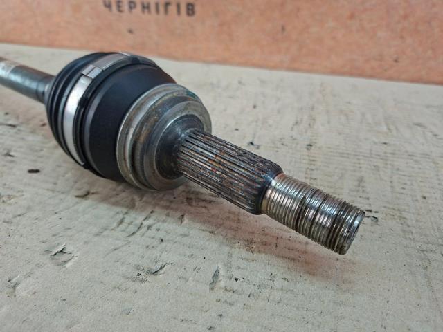 Піввісь задня, права 4233042090 TOYOTA