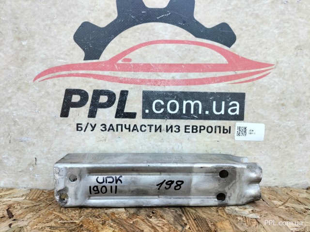 Кронштейн підсилювача переднього бампера 4F0807133 VAG