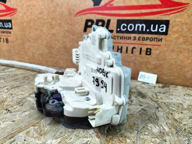 Замок водійських дверей 4M1837015F VAG