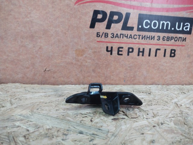 Кронштейн кріплення бампера переднього лівий 51117459731 BMW