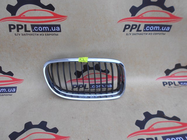 Решітка радіатора права 51137201968 BMW
