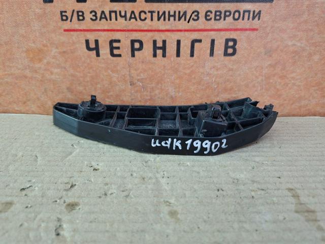 Кронштейн бампера переднього, лівий 5253648013 TOYOTA