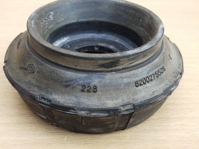Амортизатор передньої підвіски 543022905R RENAULT