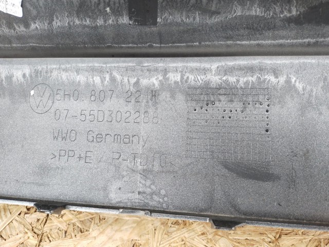 Буфер (бампер) передній 5H0807221H VAG
