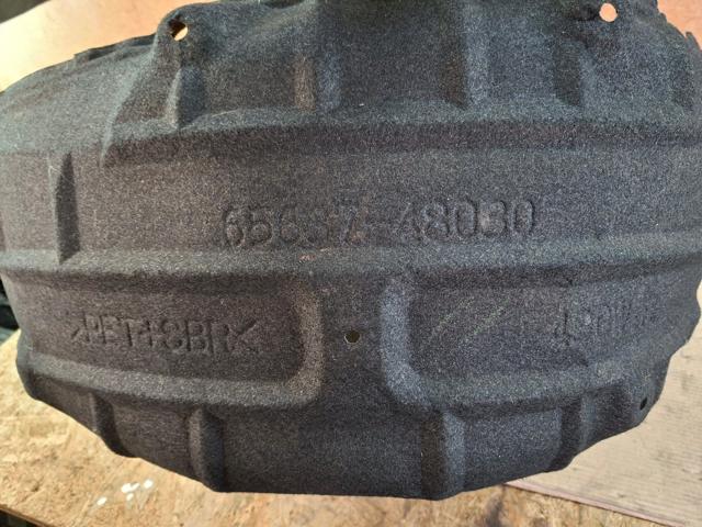 Підкрилок заднього крила, правий 6563748030 TOYOTA