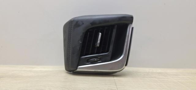 Решітка повітропровода ліва 687616RR0A NISSAN
