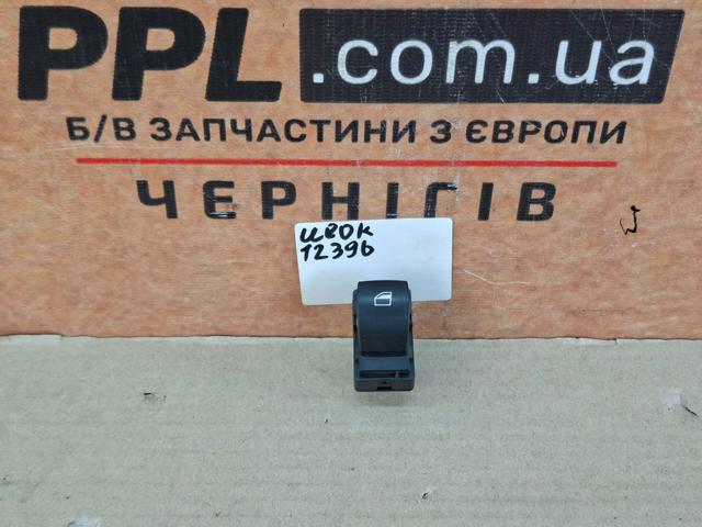 Кнопка підйомника переднього правого скла 6945875 BMW