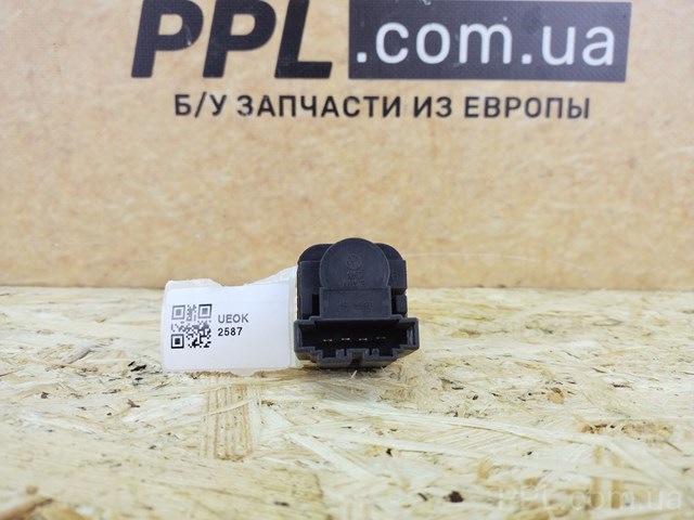 Датчик включення стопсигналу 6Q0945511 VAG