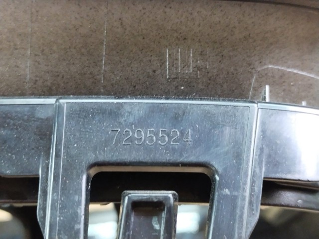 Решітка радіатора права 7295524 BMW