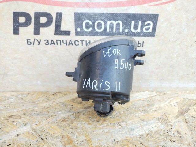 Туманка ліва 812200D040 TOYOTA