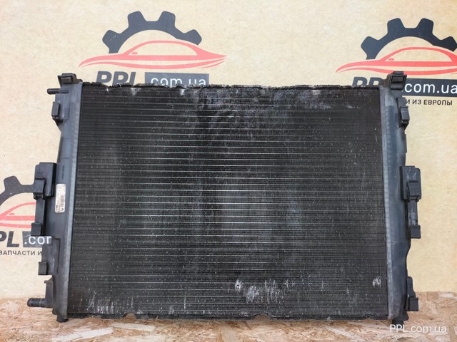 Радіатор двигуна Рено Сценік 2