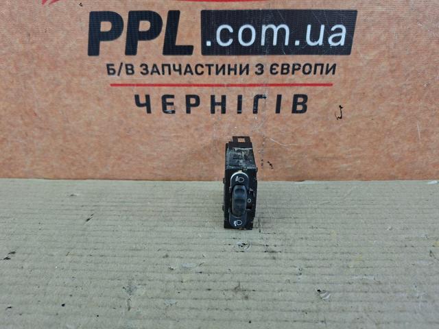 Кнопка коректора фар 8200379685 RENAULT