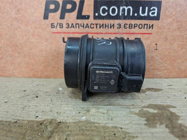 Датчик потоку (витрати) повітря, витратомір MAF - (Mass Airflow) 8200914647 RENAULT
