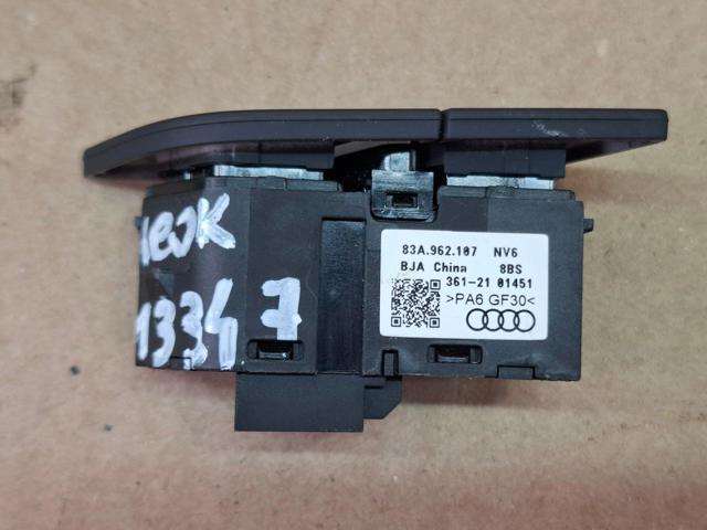 Кнопка центрального замка 83A962107 VAG