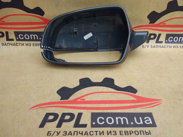 Накладка лівого бокового дзеркала 8F0857527B VAG