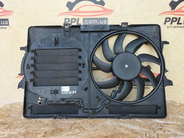 Дифузор (кожух) радіатора охолодження 8K0121207B VAG