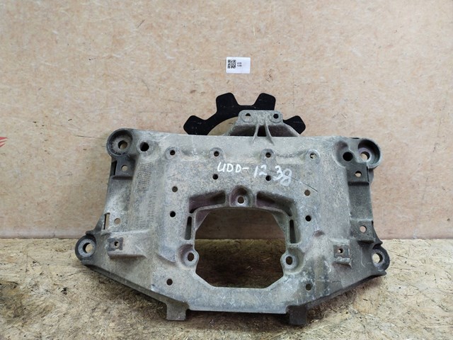 Балка кріплення коробки передач 8K0399263BK VAG