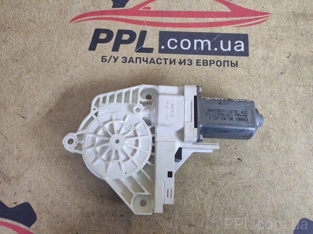 Мотор склопідйомника дверей передніх, правих 8K0959802A VAG