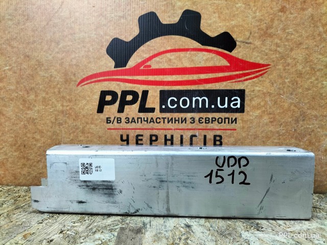 Кронштейн підсилювача заднього бампера 8R0807331B PORSCHE