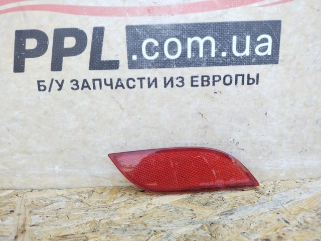 Правий катафот бампера 8X0945106 VAG