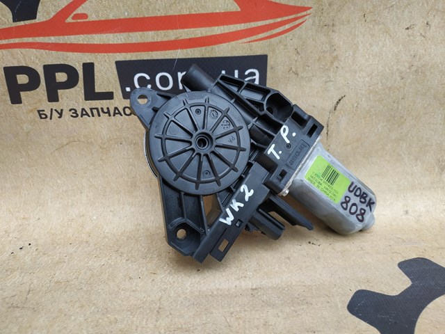 Моторчик склопідйомника двері задніх, правих 931403103 CHRYSLER