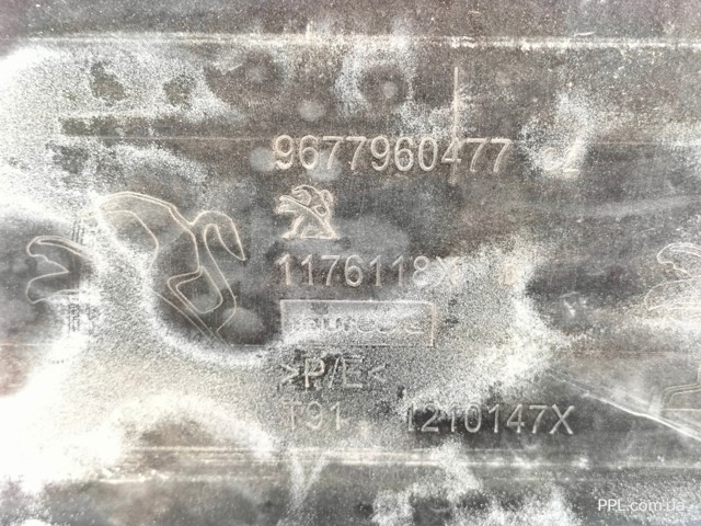 Бампер задній 9677960477 PEUGEOT