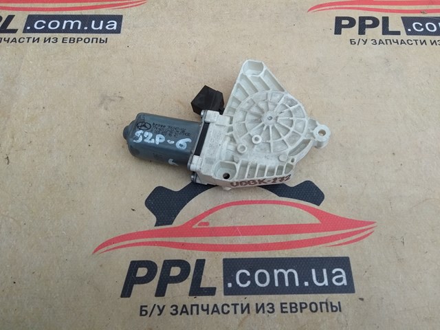 Мотор склопідйомника дверей задніх, правих A1698204642 MERCEDES