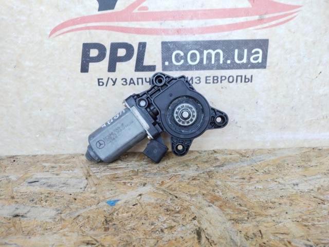 Привід ліфта передній A2208204542 MERCEDES