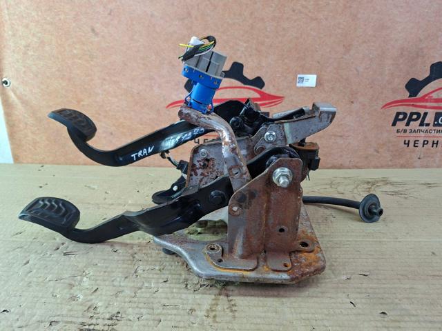 BK2T2B325DE Ford