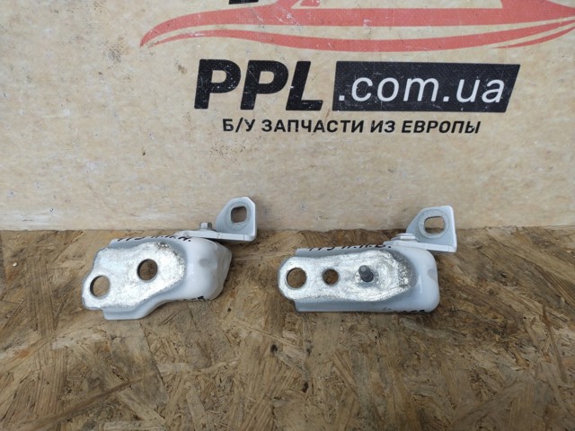 Петля передніх дверей, правою CJ54S22800AC FORD