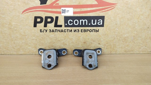 Петля передніх дверей, правою F15158210B MAZDA