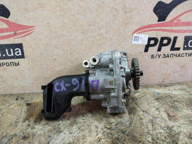Масляний насос двигуна PY8W14100 MAZDA
