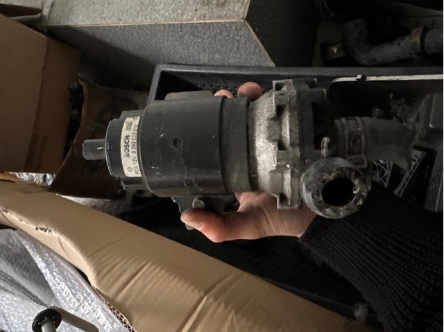 Помпа водяна, (насос) охолодження, додатковий електричний 0392022010 BOSCH