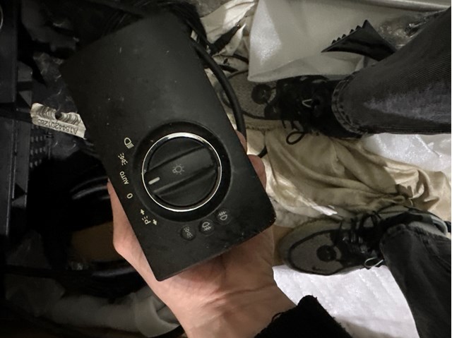 Перемикач світла фар, на "торпедо" 1645453004 MERCEDES