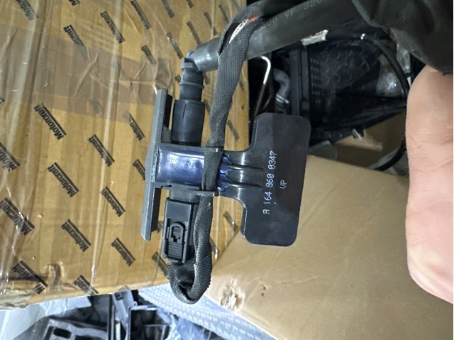Сопло омивача лобового скла 1648600347 MERCEDES