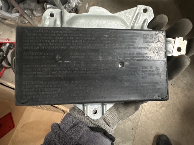 Подушка безпеки, передній, правих дверей Айрбег 2208600405 MERCEDES