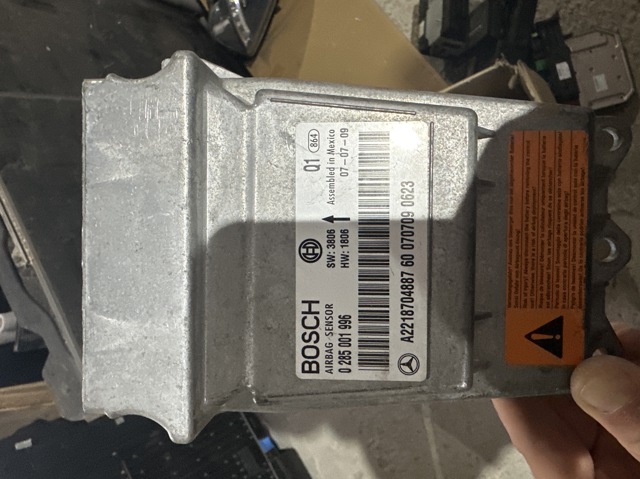 Блок управління airbag 2218704887 MERCEDES