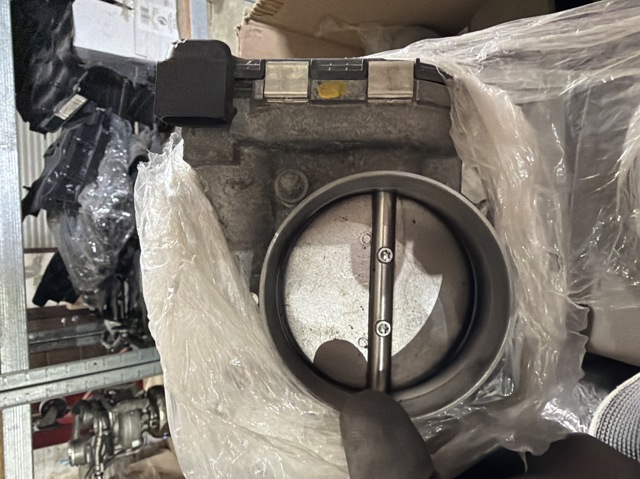 Дросельна заслінка компресора наддуву 2751410625 MERCEDES