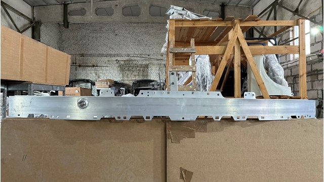 Підсилювач бампера переднього A2136200130 MERCEDES