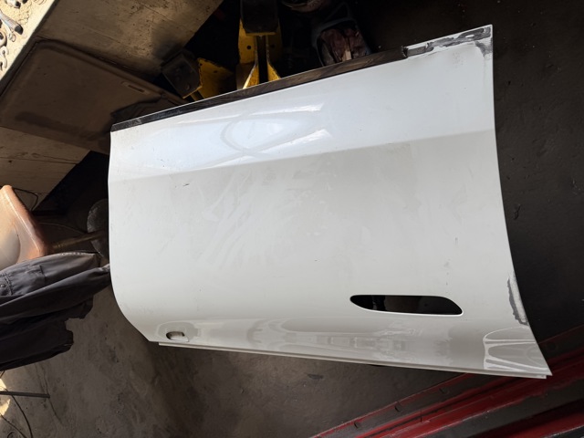 Пасажирські передні двері A2977205600 MERCEDES