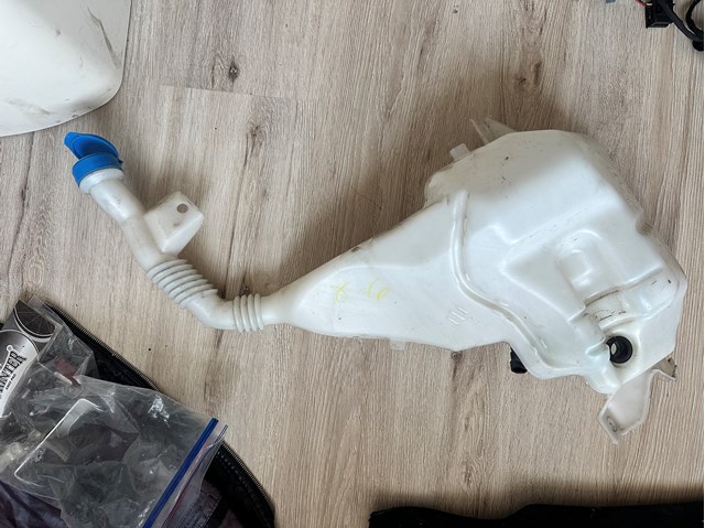 Бачок для омивайки 149006200A Tesla Model