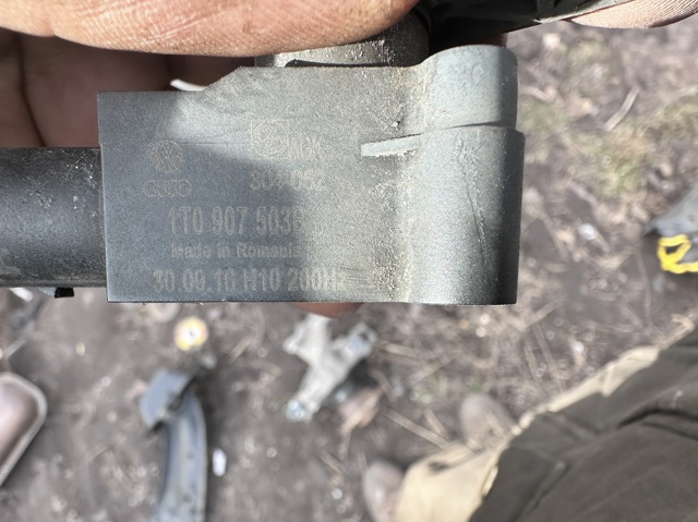 Регулятор положення кузова задньої підвіски 1T0907503B VAG